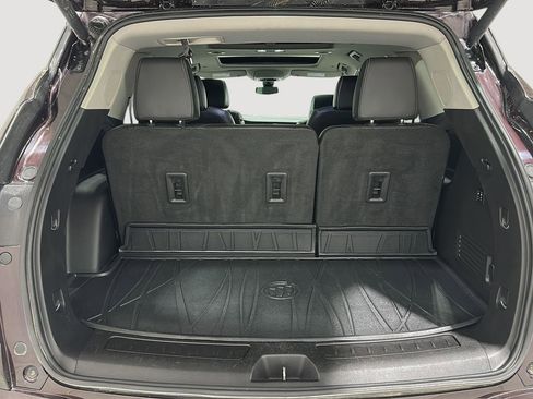 Used 2020 Buick Enclave Avenir w/ Avenir Technology Package image 24