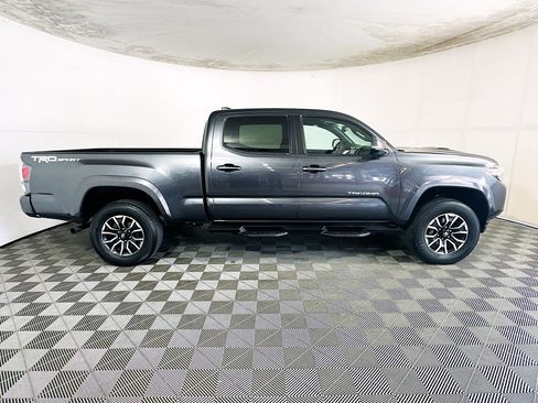 Used 2022 Toyota Tacoma TRD Sport w/ Technology Package RWD image 2