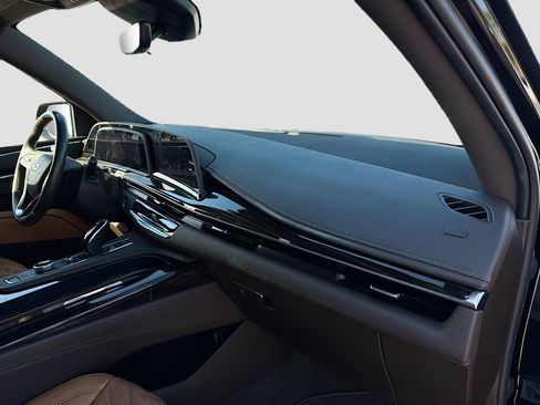 Used 2023 Cadillac Escalade Premium Luxury image 15