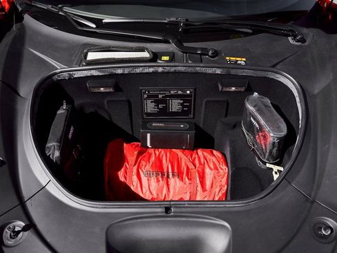 Used 2022 Ferrari F8 Tributo image 20