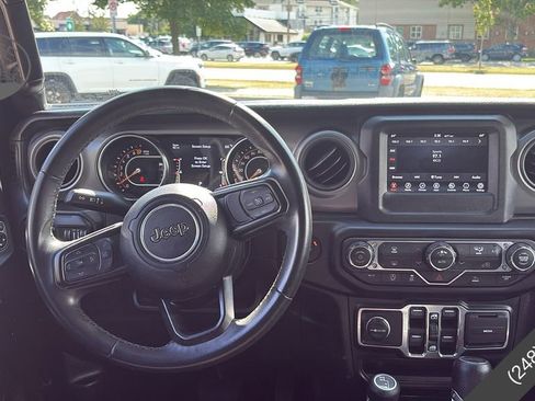 Used 2022 Jeep Wrangler Unlimited Sport image 11