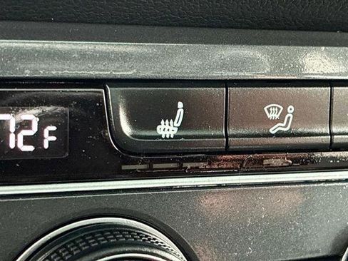 Used 2020 Volkswagen Tiguan SE w/ Panoramic Sunroof Package image 30