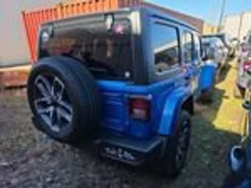 Used 2024 Jeep Wrangler Unlimited w/ Convenience Group image 3