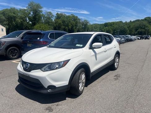 Used 2017 Nissan Rogue Sport S w/ S Appearance Package AWD/4WD image 2