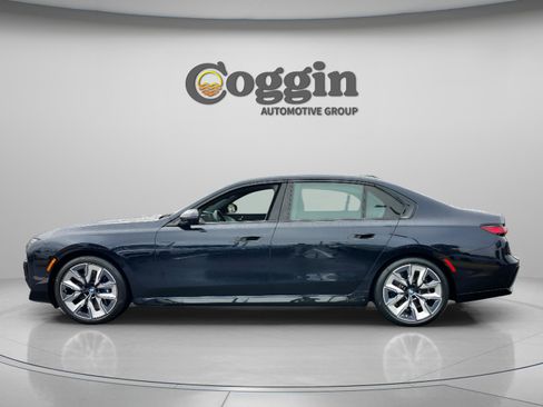 Certified 2024 BMW 740i image 4