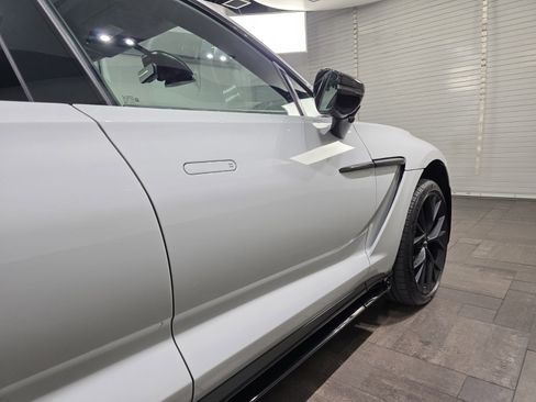 New 2026 Aston Martin DBX 707 image 9