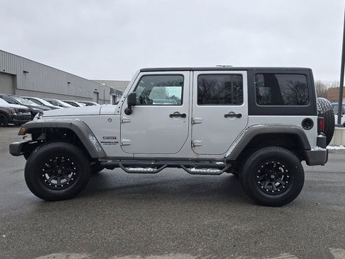 Used 2012 Jeep Wrangler Unlimited Sport image 7