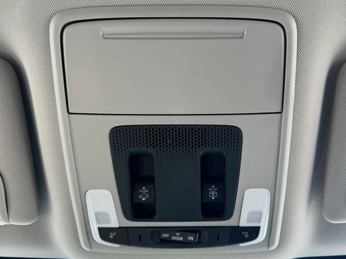 Used 2023 Honda Pilot Touring image 35