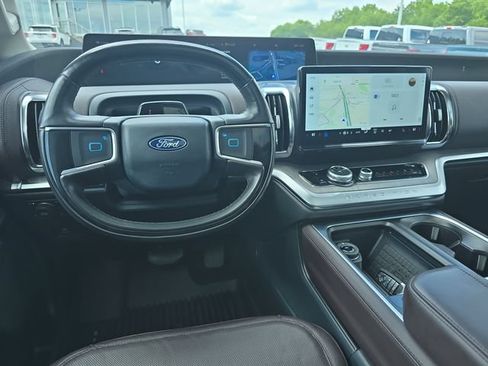 Certified 2025 Ford Expedition Max Platinum w/ Platinum Ultimate Package AWD/4WD image 21