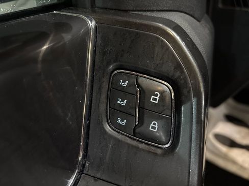 Used 2021 Ford F150 Lariat w/ Equipment Group 502A High image 22