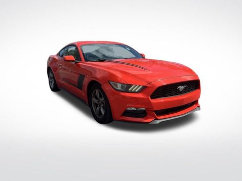Used 2016 Ford Mustang Coupe image 2