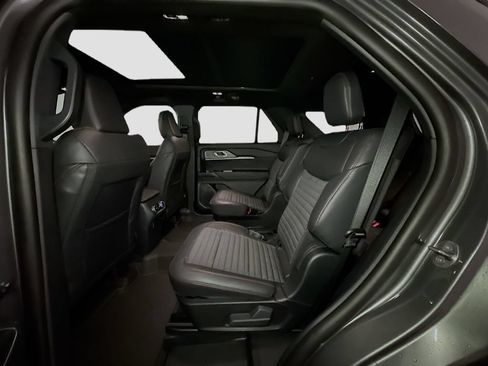 New 2026 Ford Explorer ST-Line AWD/4WD image 18