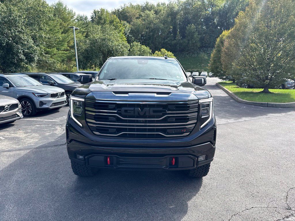 Used 2022 GMC Sierra 1500 AT4 w/ AT4 Premium Package AWD/4WD image 2