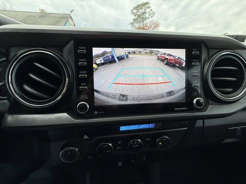 Used 2021 Toyota Tacoma TRD Off-Road image 34