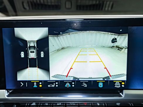 Used 2024 Chevrolet Silverado 2500 High Country w/ High Country Premium Package image 23