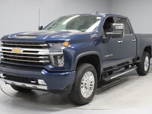 Used 2022 Chevrolet Silverado 3500 High Country image 3