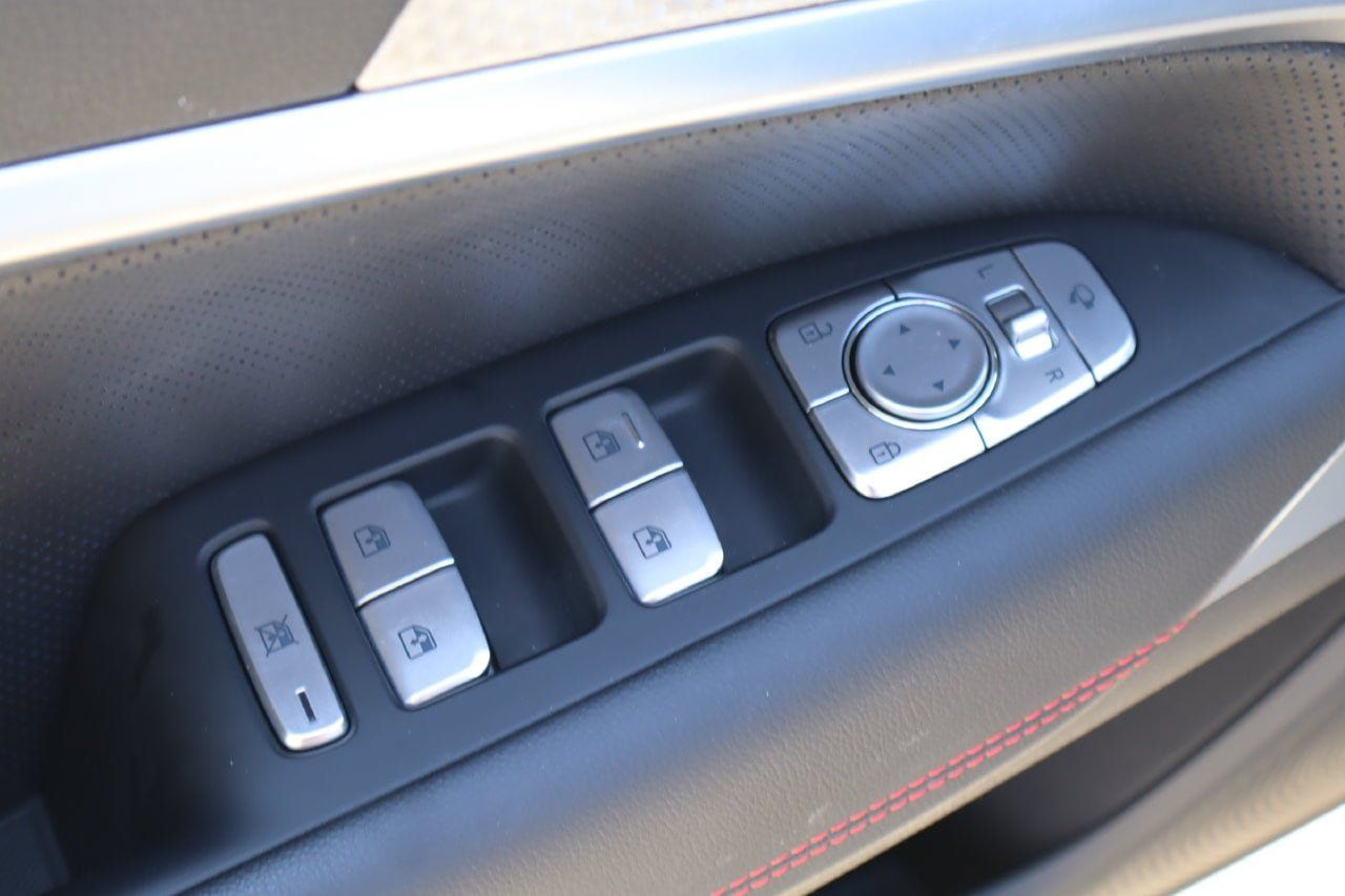 Used 2023 Genesis G70 2.0T w/ Sport Prestige Package RWD image 22