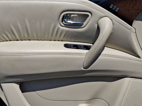 Used 2011 INFINITI QX56 4WD w/ Deluxe Touring Pkg image 13