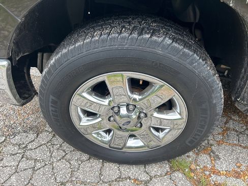 Used 2014 Ford F150 XLT w/ XLT Chrome Package RWD image 20