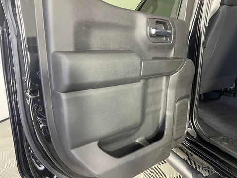 Used 2019 Chevrolet Silverado 1500 Custom Trail Boss w/ Custom Convenience Package AWD/4WD image 12