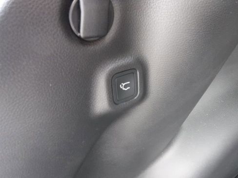 New 2026 Jeep Compass Limited image 40