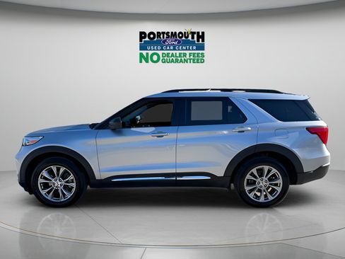 Used 2022 Ford Explorer XLT w/ Equipment Group 202A AWD/4WD image 2