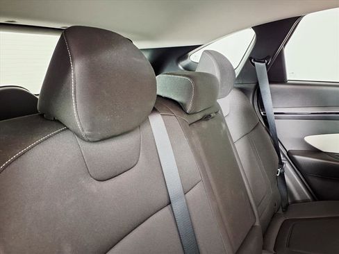 Used 2023 Hyundai Tucson SE image 12