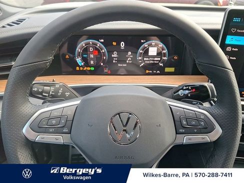 New 2026 Volkswagen Tiguan SEL R-Line AWD/4WD image 16