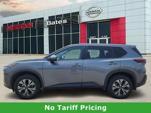 Used 2023 Nissan Rogue SV FWD image 3