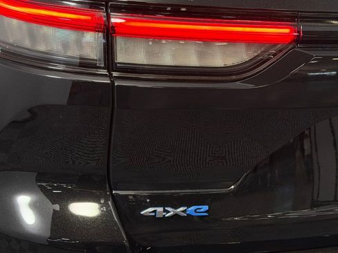 Used 2023 Jeep Grand Cherokee Summit w/ Advanced Protech Group IV image 13