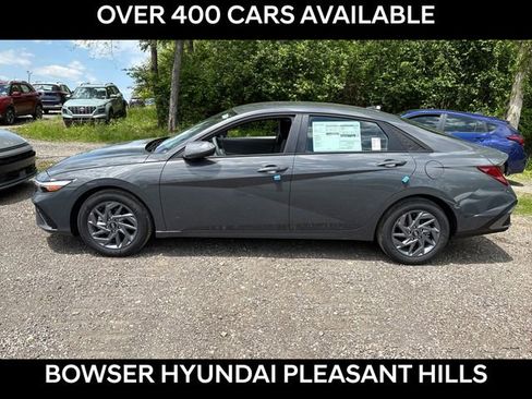 New 2026 Hyundai Elantra Hybrid FWD image 2