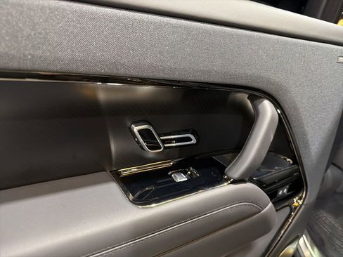 Used 2024 Land Rover Range Rover Sport image 40