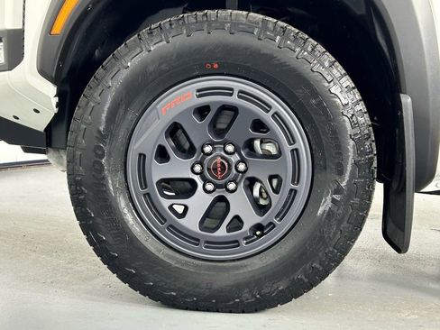 Used 2025 Nissan Frontier PRO-4X image 37