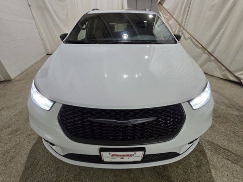 New 2026 Chrysler Pacifica Limited w/ S Appearance Package image 10