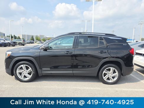 Used 2018 GMC Terrain SLE w/ Driver Convenience Package FWD image 10