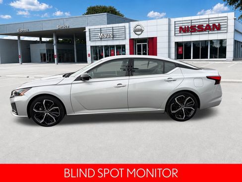 Used 2024 Nissan Altima 2.5 SR FWD image 7