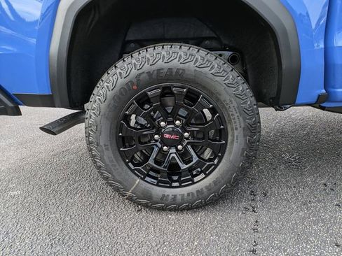 New 2026 GMC Canyon Elevation w/ Convenience Package RWD image 13