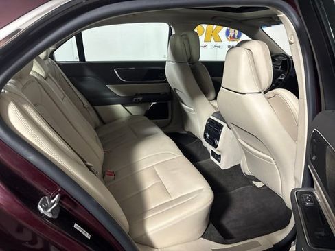 Used 2019 Lincoln Continental Reserve AWD/4WD image 17