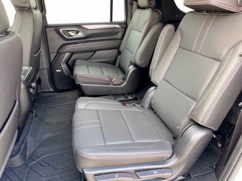 Used 2024 Chevrolet Suburban RST w/ Sport Performance Package AWD/4WD image 25