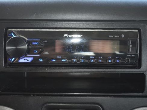 Used 2016 Jeep Wrangler Sport AWD/4WD image 6
