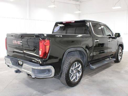 Used 2022 GMC Sierra 1500 SLT w/ SLT Convenience Package AWD/4WD image 9