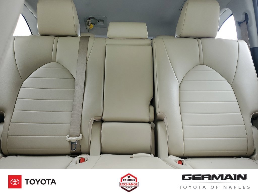 Used 2021 Toyota Highlander XLE FWD image 31