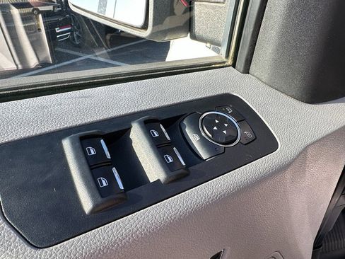 Used 2015 Ford F150 XLT image 21