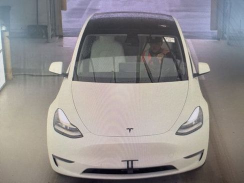 Used 2021 Tesla Model Y Long Range AWD/4WD image 9