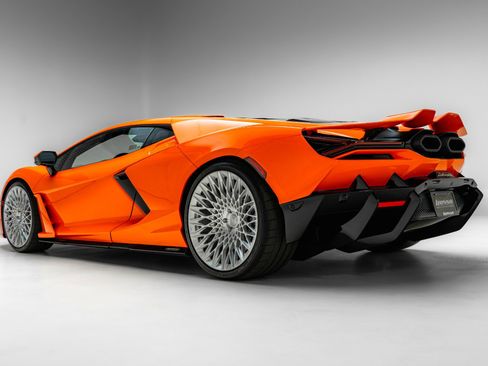 Used 2024 Lamborghini Revuelto AWD/4WD image 8