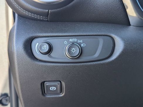 Used 2020 Chevrolet Blazer LT image 25