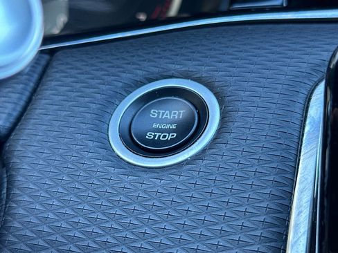 Used 2022 Land Rover Range Rover Evoque R-Dynamic S image 35