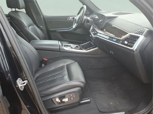 Used 2025 BMW X5 xDrive50e image 25