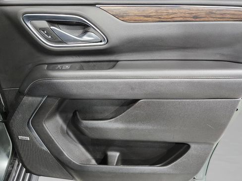 Used 2023 Chevrolet Suburban Premier AWD/4WD image 33