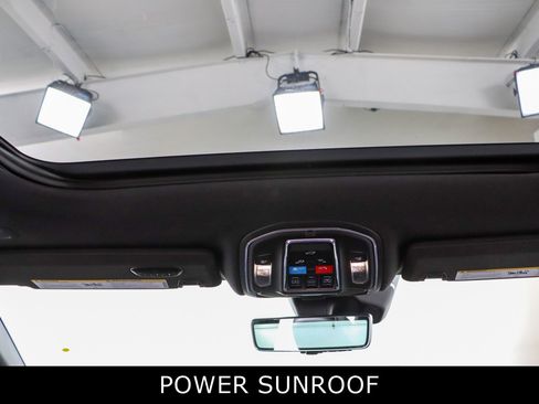 Used 2024 Jeep Grand Cherokee Limited w/ Luxury Tech Group II AWD/4WD image 22